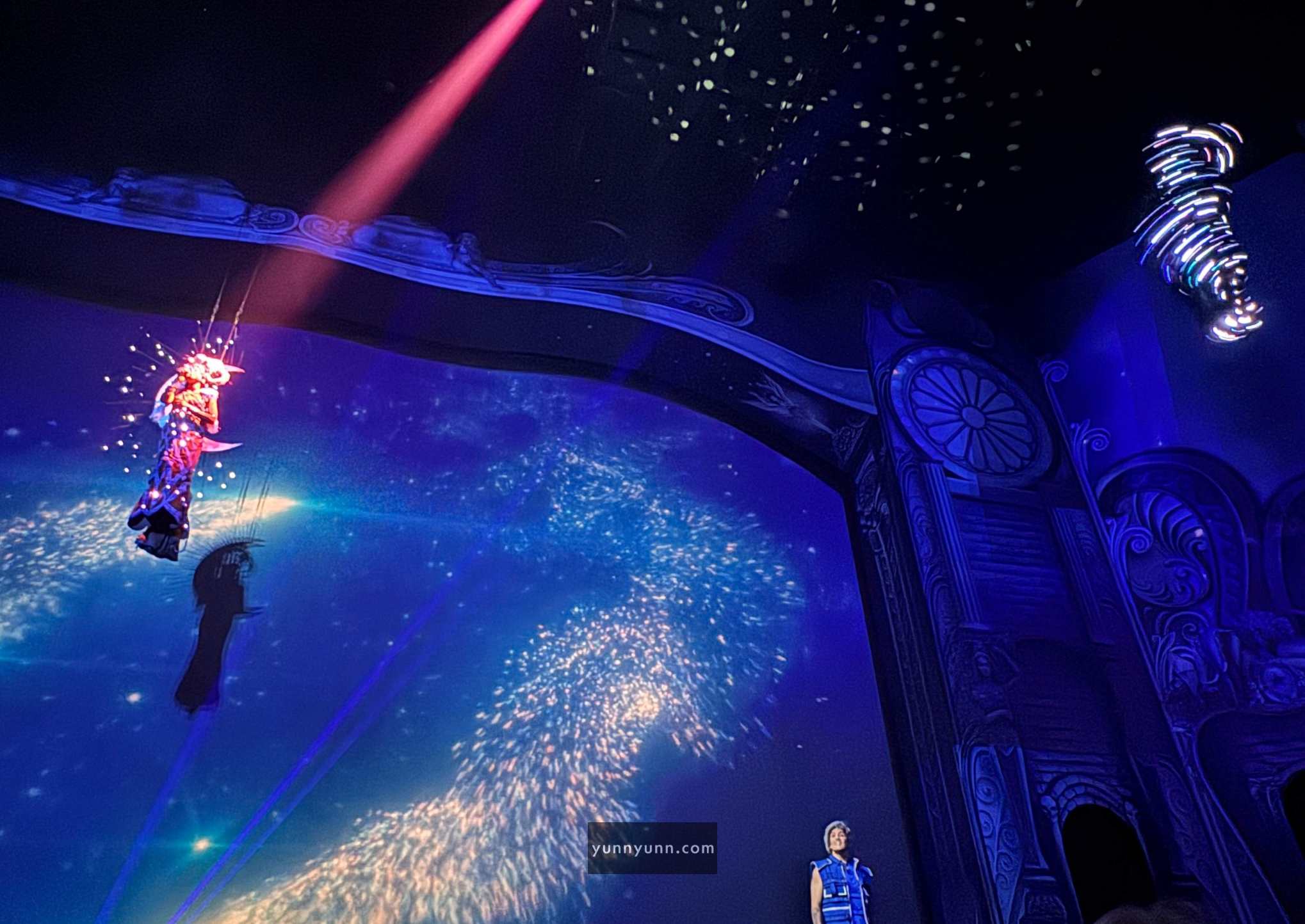 Michael Jackson ONE 是對麥可‧傑克森的創新精神、音樂成就與永恆遺產的深情致敬。